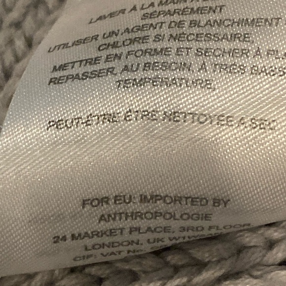 Anthropologie metallic classy  gray/silver size small top great condition - Picture 10 of 10